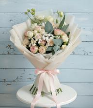 Букет цветов из:  Розы и Лизиантусы в Заречном Свердловской области