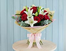 Букет цветов из:  Лилии и Розы в Заречном Свердловской области