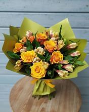 Букет цветов из:  Альстромерии и Розы в Заречном Свердловской области