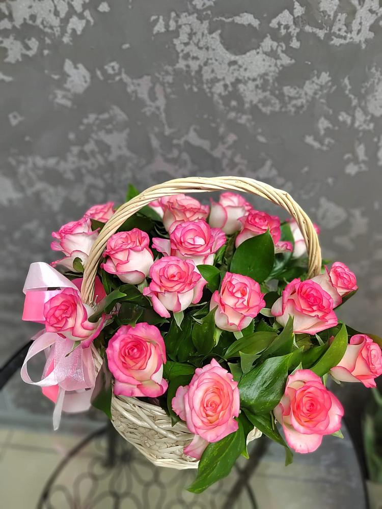 Цветочная композиция из Розы в корзине в Заречном Свердловской области