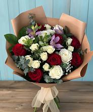 Букет цветов из:  Розы и Альстромерии в Заречном Свердловской области