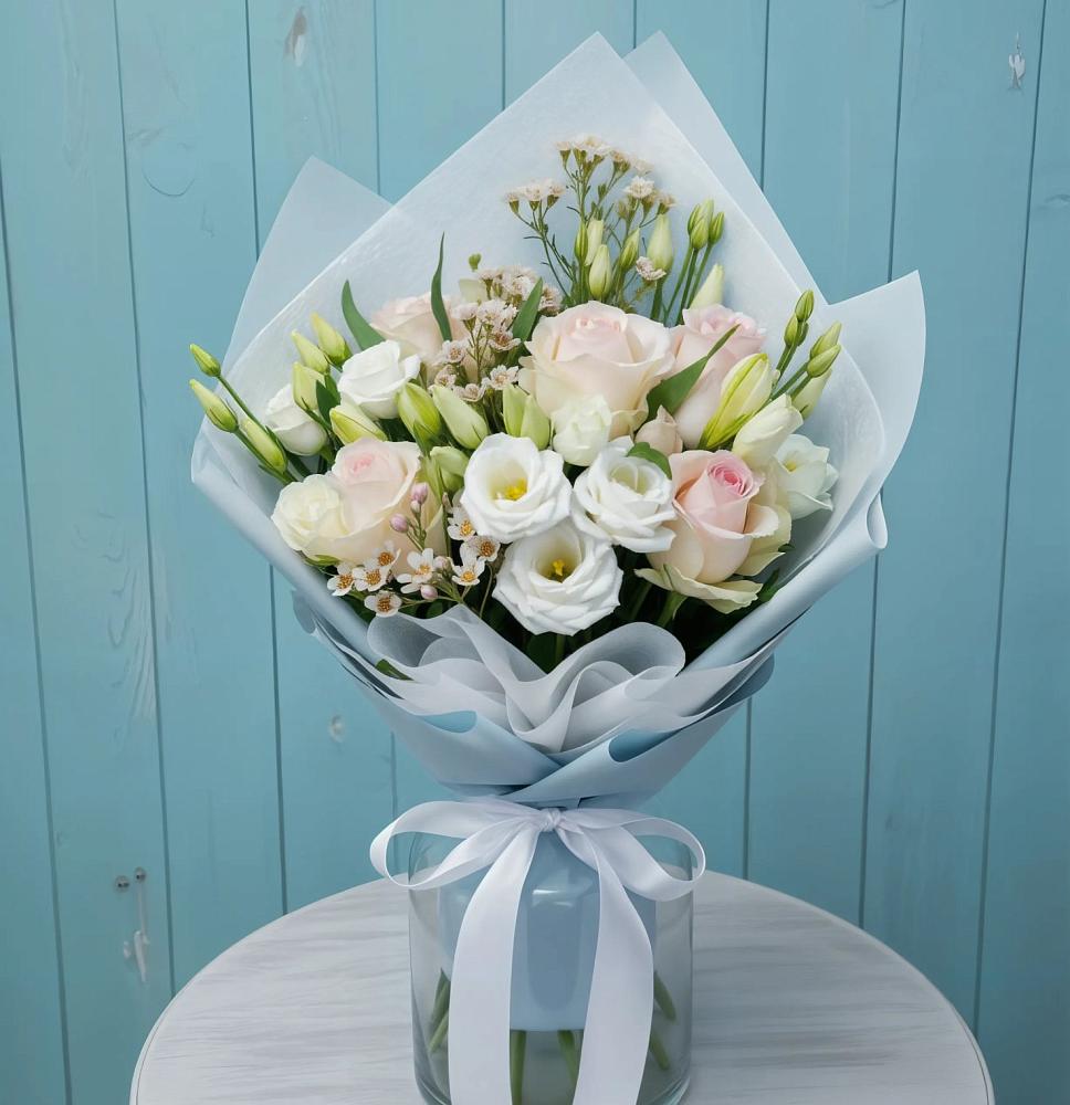 Букет цветов из: Розы и Лизиантусы в Заречном Свердловской области