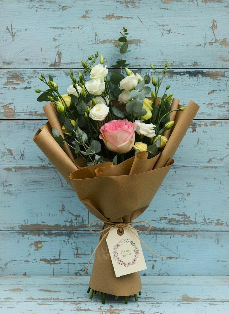 Букет цветов из: Розы и Лизиантусы в Заречном Свердловской области