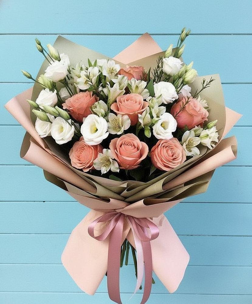 Букет цветов из: Розы, Альстромерии и Лизиантусы в Заречном Свердловской области