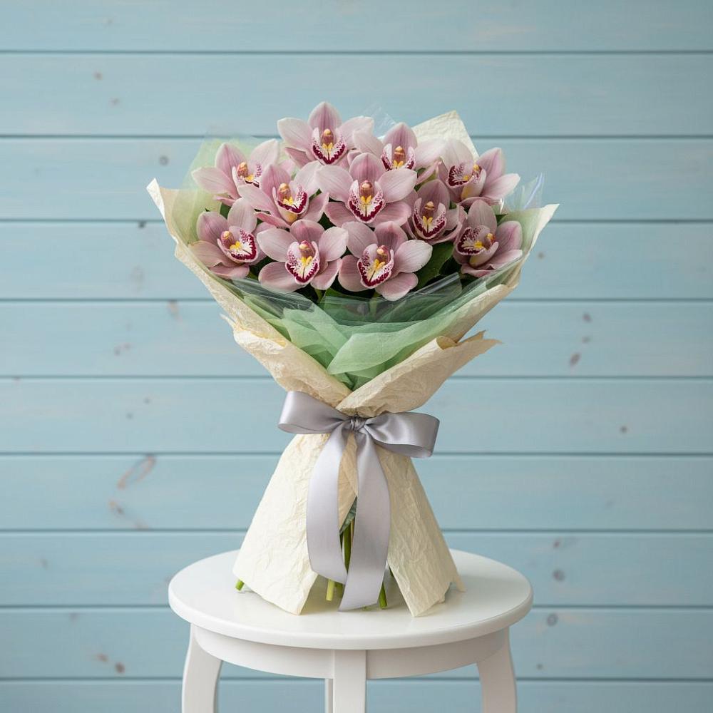 Букет цветов из: Орхидеи и Розы в Заречном Свердловской области