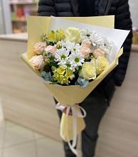 Букет цветов из:  Альстромерии, Розы и Хризантемы в Заречном Свердловской области
