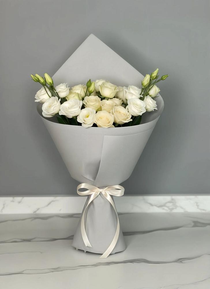 Букет цветов из: Розы и Лизиантусы в Заречном Свердловской области