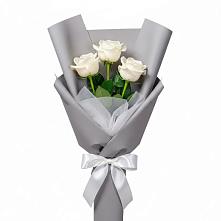 Букет 3 белые розы в Заречном Свердловской области