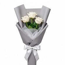 Букет 3 белые розы в Заречном Свердловской области