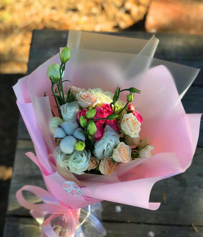 Букет цветов из: Розы и Лизиантусы в Заречном Свердловской области