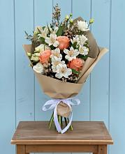 Букет цветов из:  Альстромерии, Лизиантусы, Розы и Хризантемы #REPLACE_PRED# Заречном Свердловской области