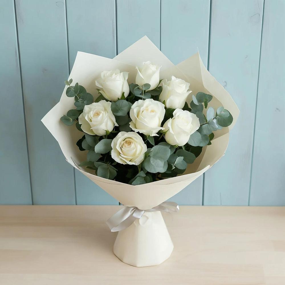 Букет Белые розы в Эвкалипте в Заречном Свердловской области