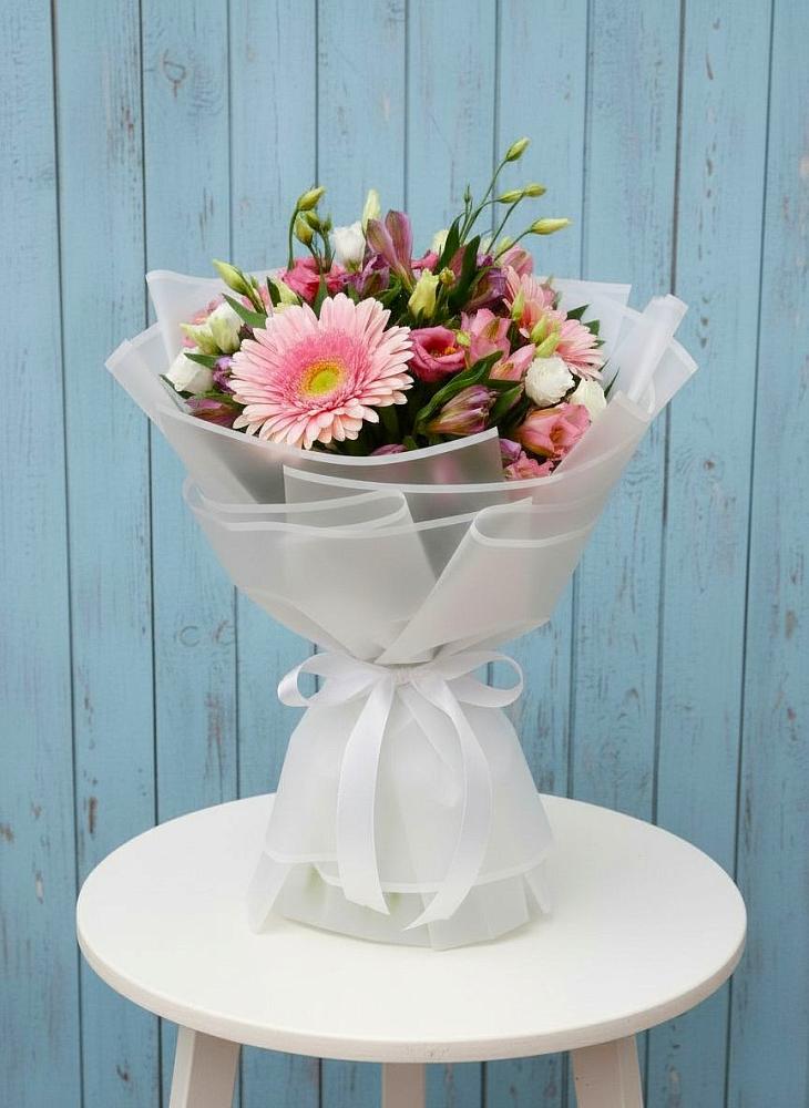 Букет цветов из: Герберы, Альстромерии и Лизиантусы в Заречном Свердловской области