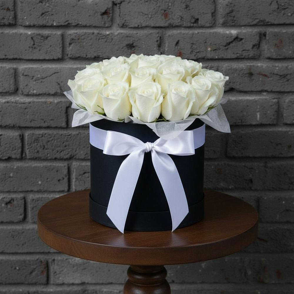 Цветочная композиция из Розы в шляпной коробке в Заречном Свердловской области