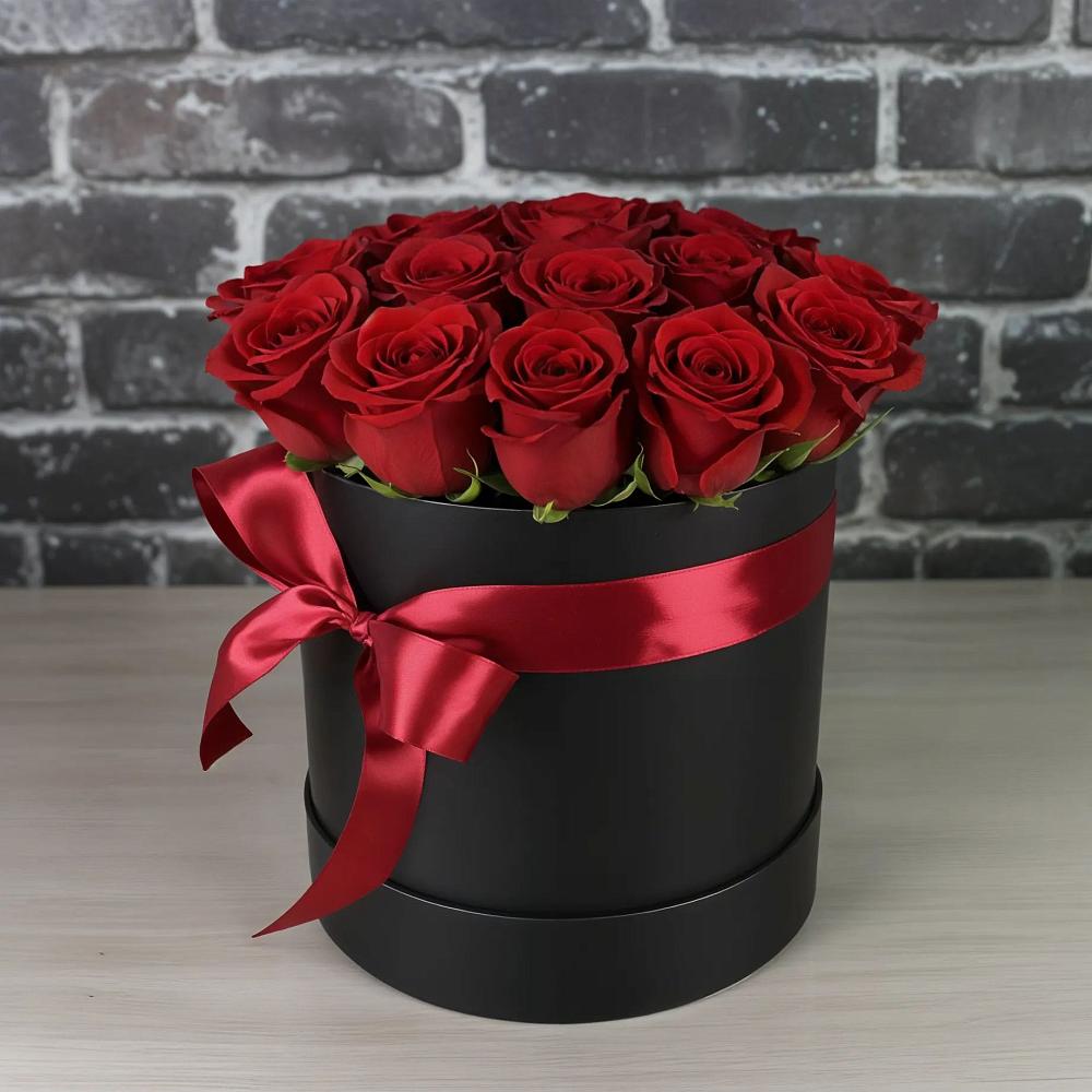 Цветочная композиция из Розы в шляпной коробке в Заречном Свердловской области