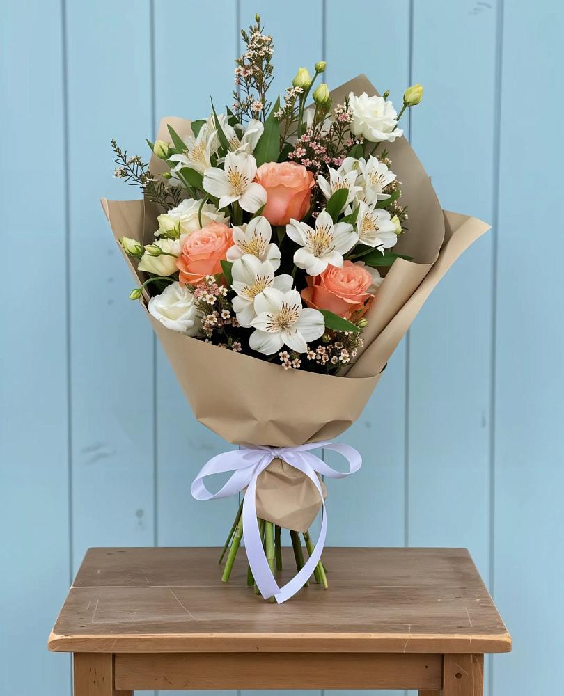 Букет цветов из: Альстромерии, Лизиантусы, Розы и Хризантемы в Заречном Свердловской области